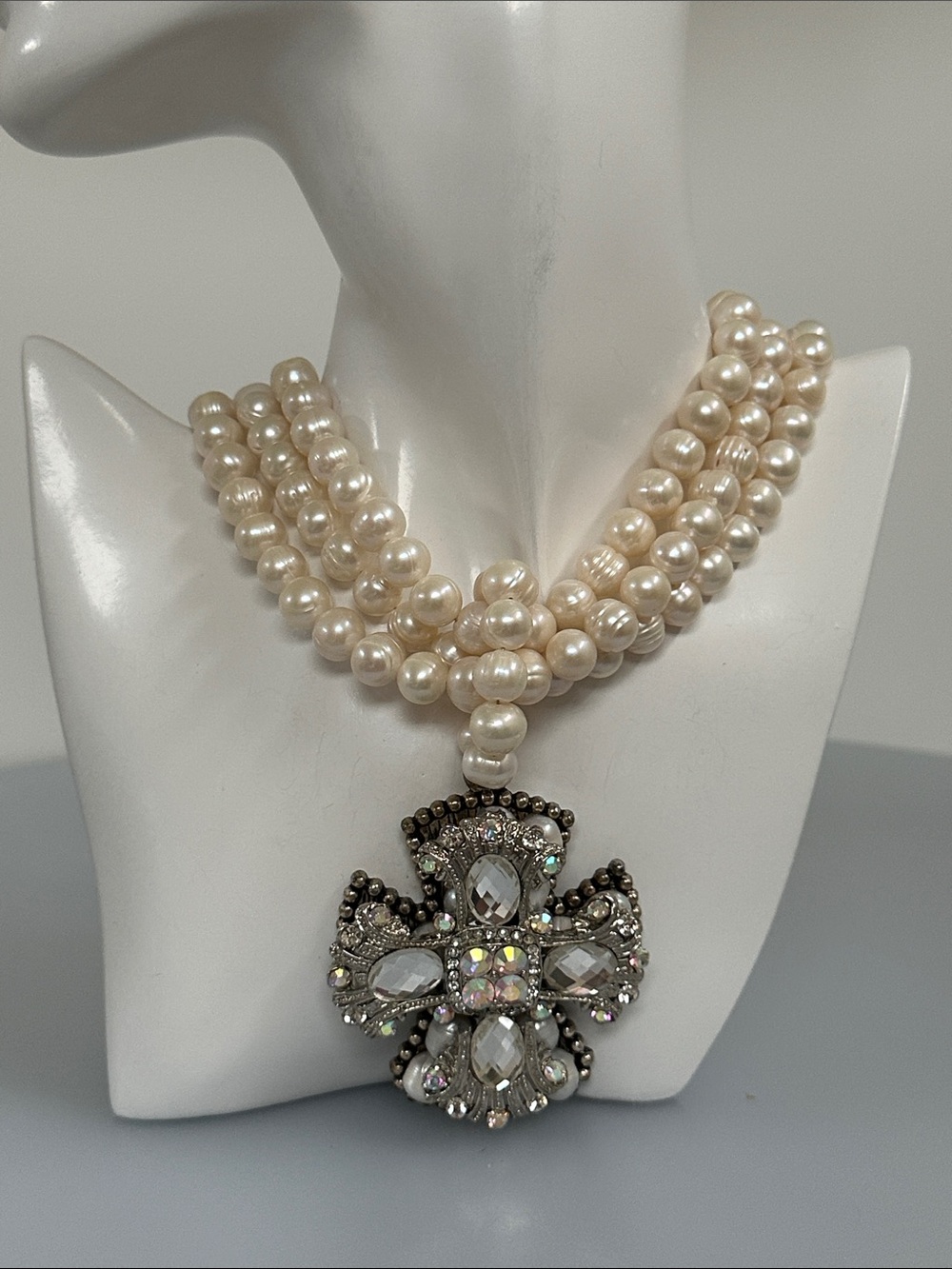 Pearls real Ivory Pearl Necklace with Crystal Cross Pendant